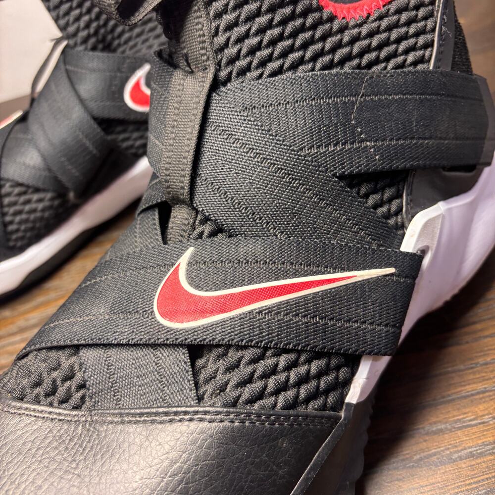 Nike LeBron Soldier 12 Bred US 12 Black Red Sneakers Athletic Shoes AO2609-001 - Picture 6 of 11